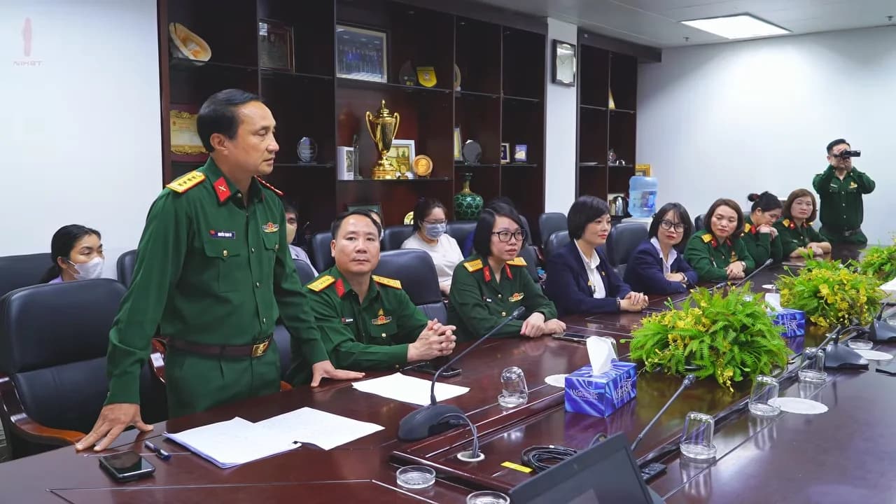 Quỹ MIPECORP lan tỏa yêu thương - Tổng công ty Xăng dầu Quân đội tặng quà người bệnh tại Viện